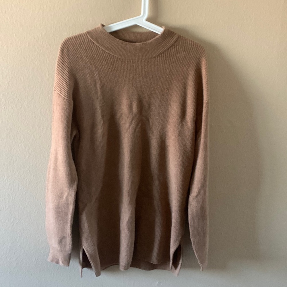 Caramel 100% cashmere crew neck pull over sweater